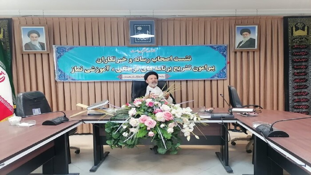 رسانه‌ها برای ترویج اقامه نماز در فضا‌های اداری تبیین گری کنند