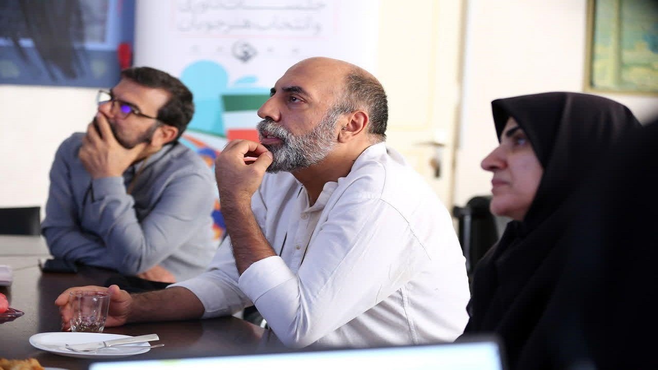 جشنواره هنر‌های تجسمی بستر مناسبی برای دیده شدن آثار جوانان و نوجوانان