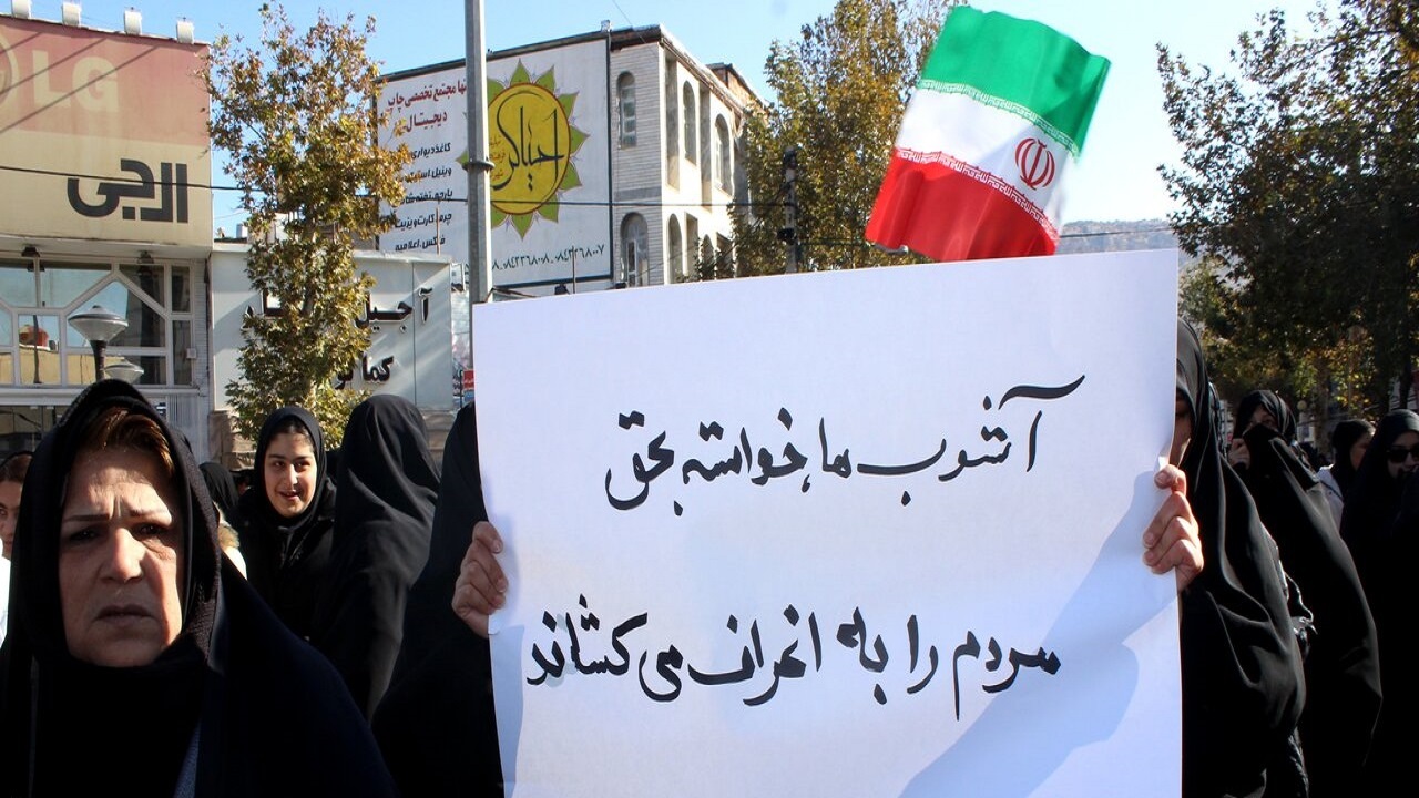 کلیات طرح ساماندهی تجمعات و راهپیمایی‌ها در کمیسیون شورا‌ها بررسی شد
