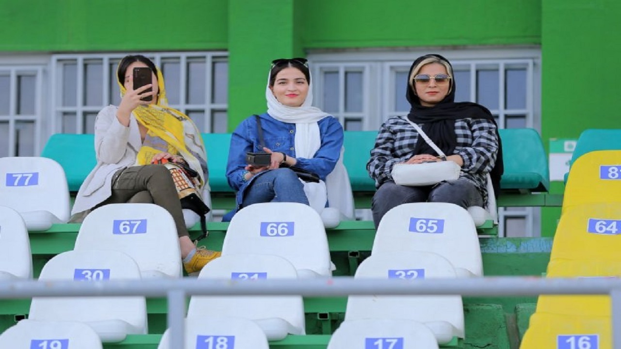 مجوز ورود بانوان در یک بازی لیگ برتر