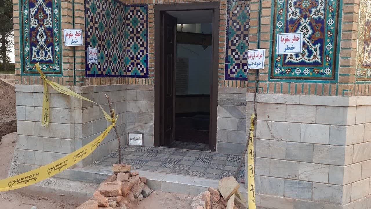 اجرای عملیات بهسازی باغ آرامگاه عطار نیشابوری