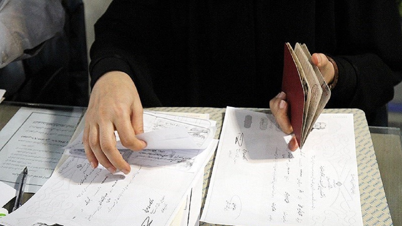 بررسی مدارک ثبت نام شدگان انتخابات مجلس آغاز شد