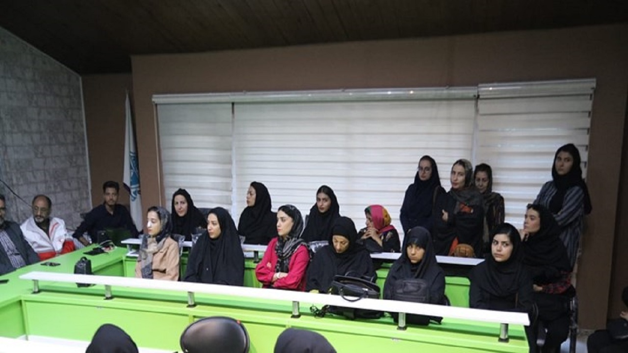 تاکید بر حضور بانوان در ورزشگاه با حفظ کرامت