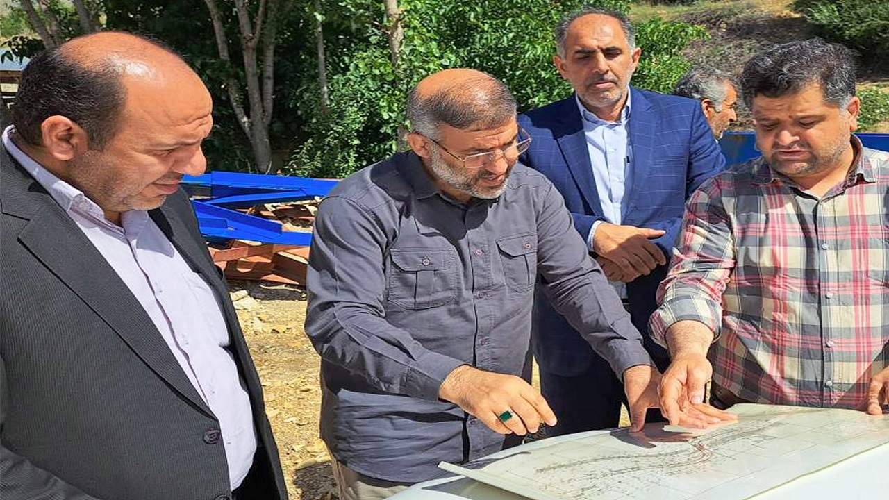 استقرار فرماندار ساری در محل یک طرح نیمه تمام
