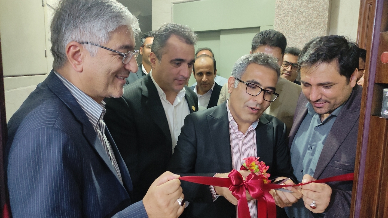 افتتاح انجمن تولیدکنندگان و صادرکنندگان بادام چهارمحال و بختیاری