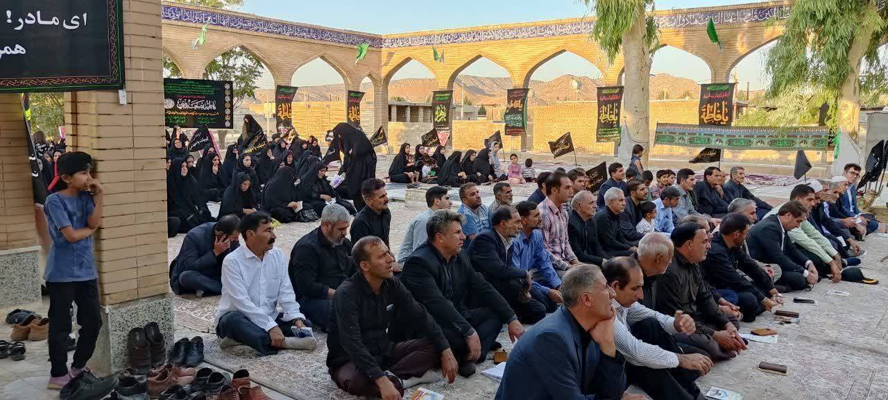 حضور مردم در مراسم یادواره شهدا
