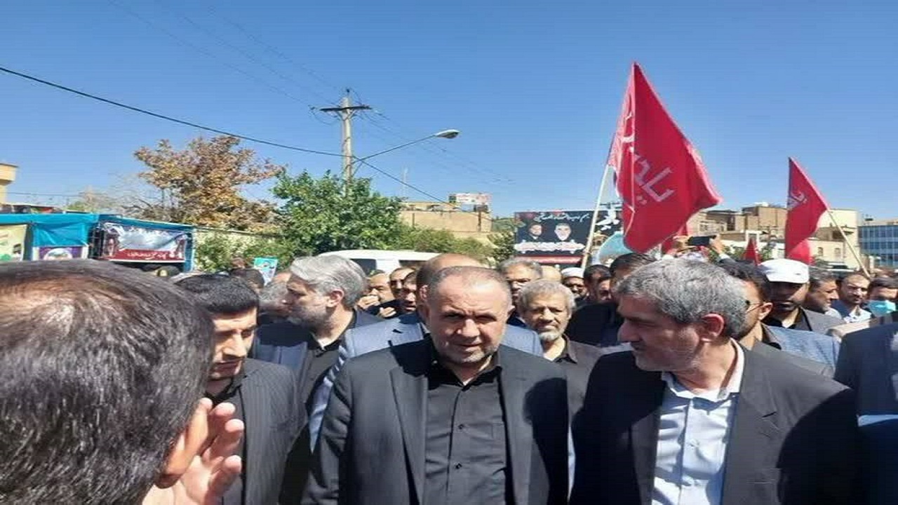 مقاومت مردم ایران در مقابل دشمن، همیشه استمرار دارد