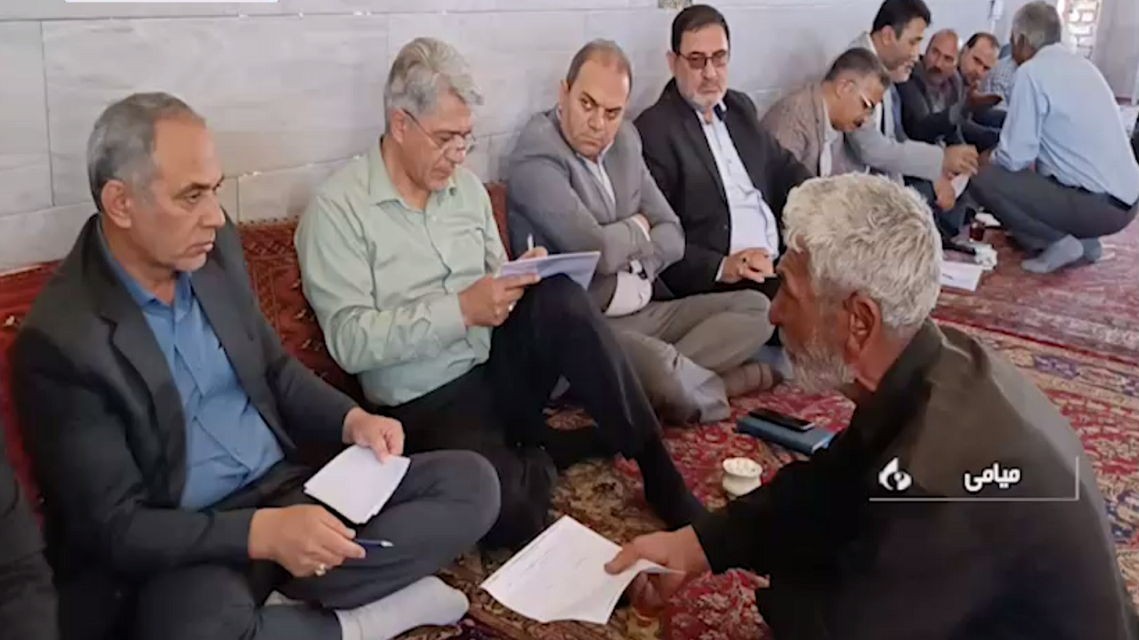 برپایی میز خدمت کشاورزی در روستای پل ابریشم میامی