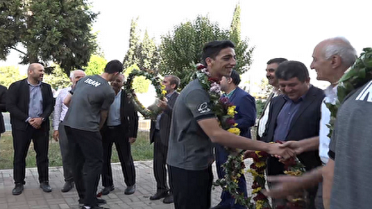 استقبال از ملی پوشان گلستانی عضو تیم والیبال نوجوانان کشورمان