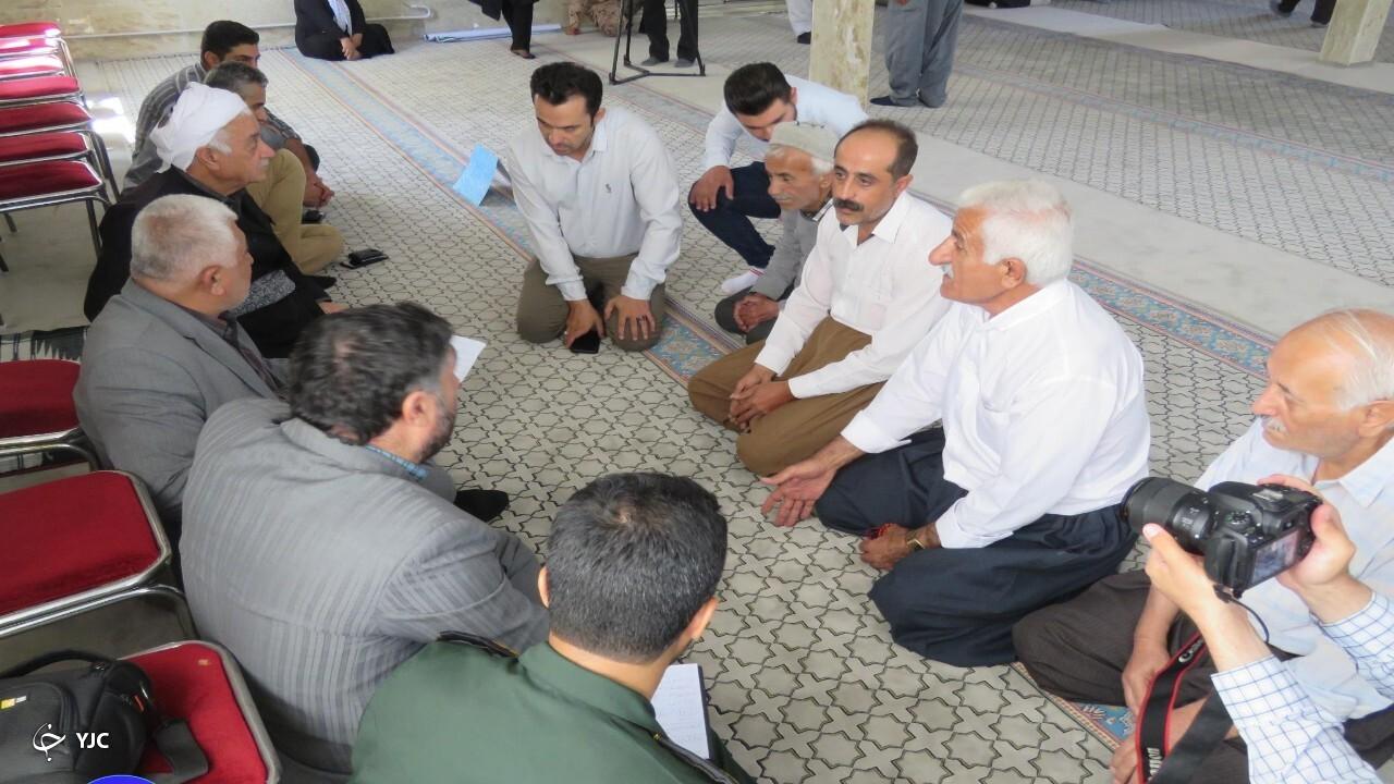 برپایی میز خدمت جهادی در مهاباد