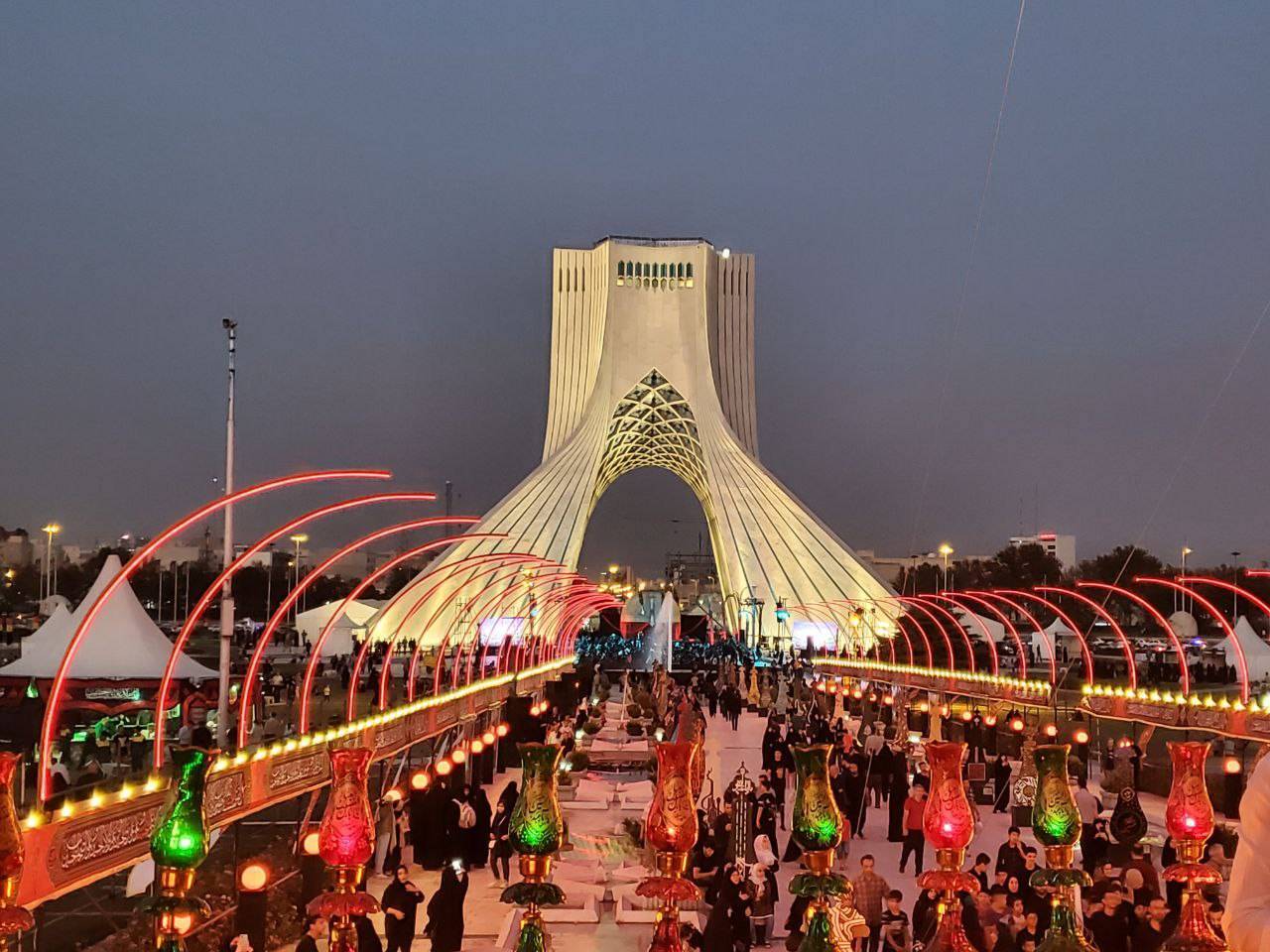 عزاداران حسینی در میدان آزادی
