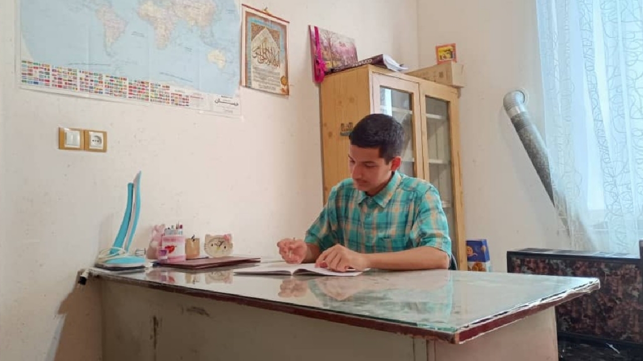 از دوران ابتدایی دوست داشتم رتبه برتر شوم