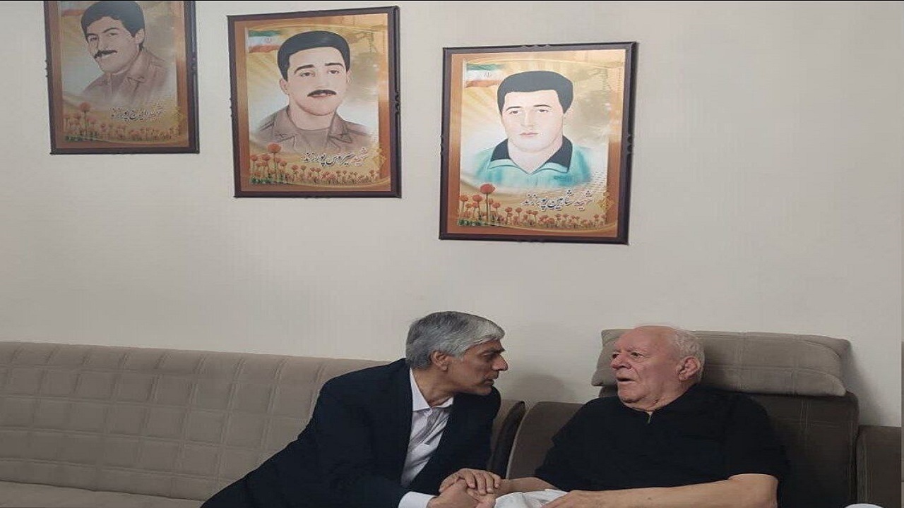 عیادت سرپرست وزارت ورزش و جوانان از خانواده «شهیدان پورزند»