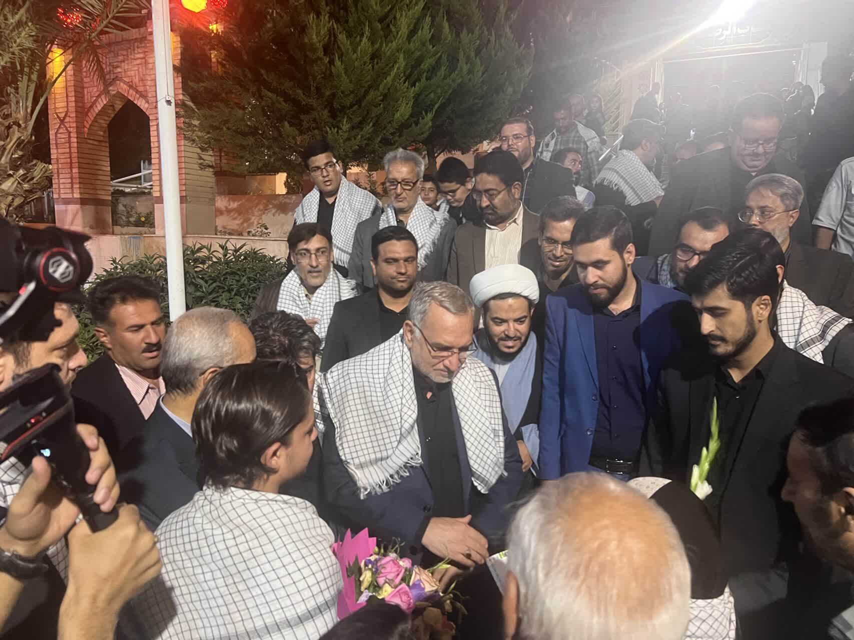 وزیر بهداشت مزار سردار شهید سلیمانی را زیارت کرد