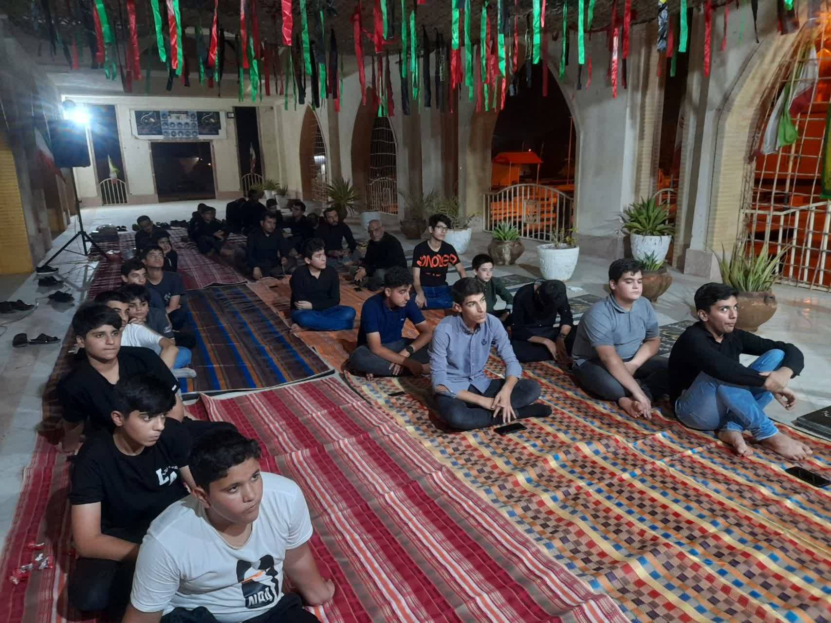 حضور دانش آموزان در مراسم شهر کاکی