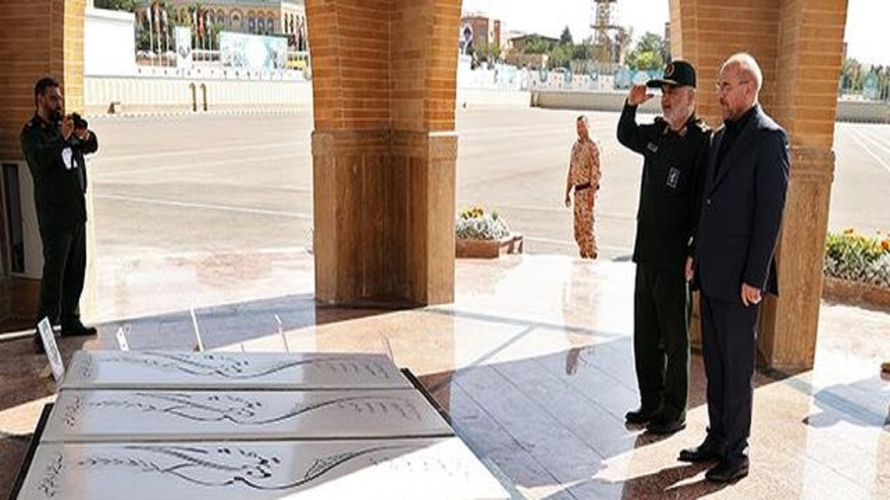 ادای احترام قالیباف به مقام شامخ شهدا