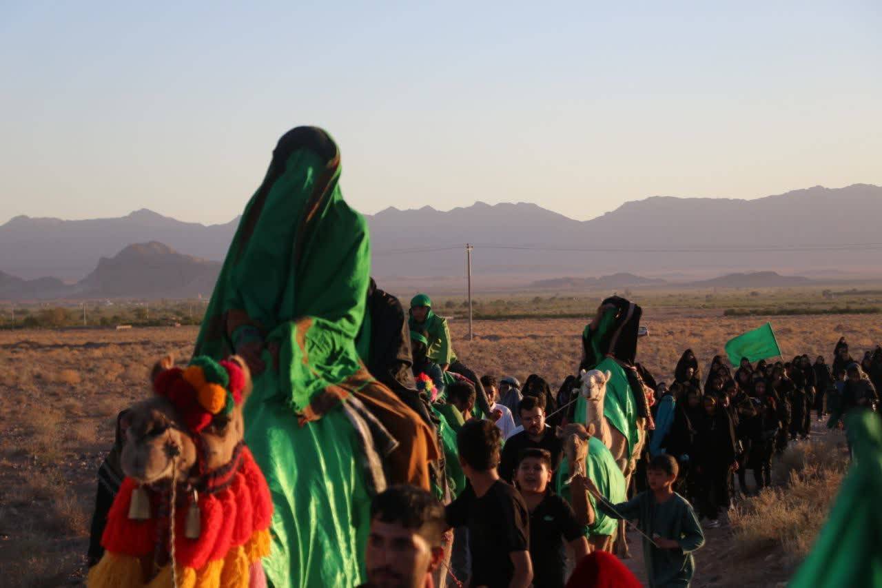 کاروان نمادین اسرای کربلا در روستای تعزیه کرمان