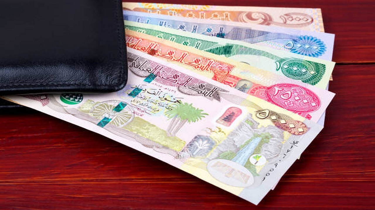 آغاز توزیع ارز مسافران پیاده‌روی اربعین/ به افراد بالای پنج سال ارز تعلق می‌گیرد