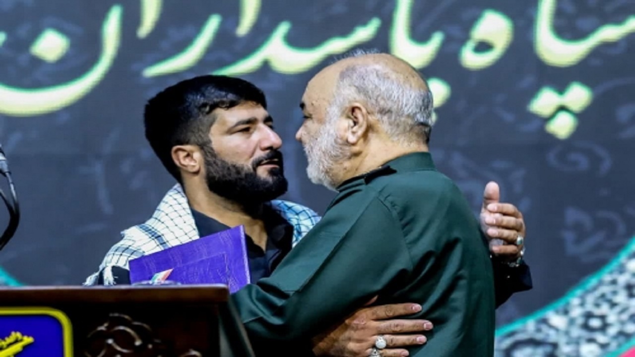 موافقت سرلشکر سلامی با درخواست عضویت خادم فداکار حرم شاهچراغ (ع) در سپاه