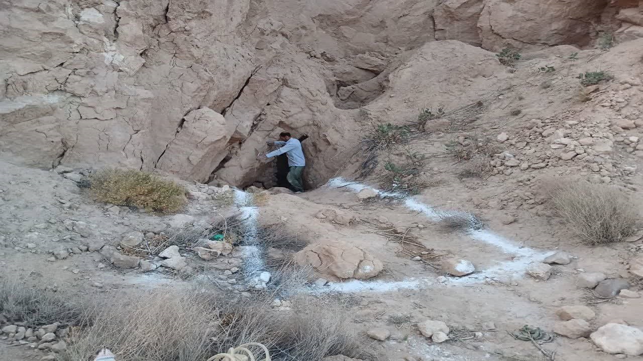 عملیات بهسازی مسیر ورودی به مغار روستای اروانه