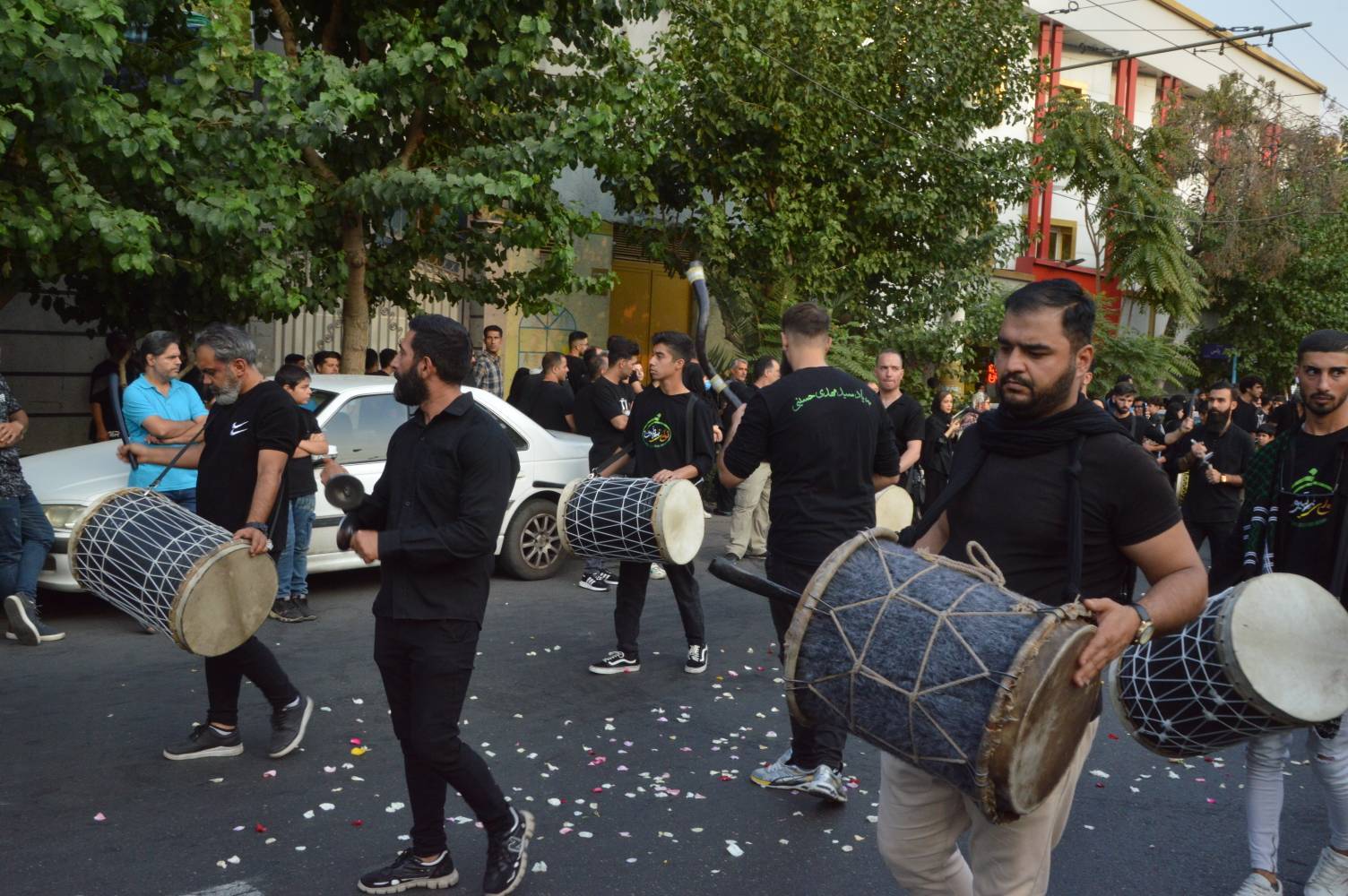 مراسم دسته زنی و سینه زنی