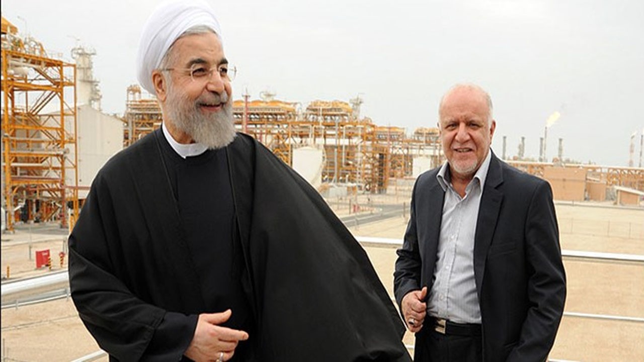 هم‌میهن: دولت روحانی خدمت بزرگی به قاچاقچیان سوخت کرد!