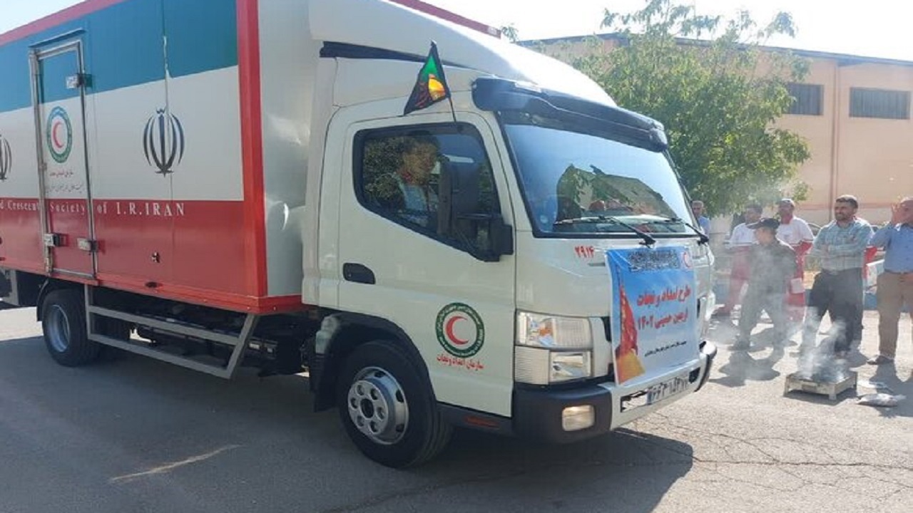 خدمت‌رسانی کاروان بهداشت و درمان به زائران اربعین