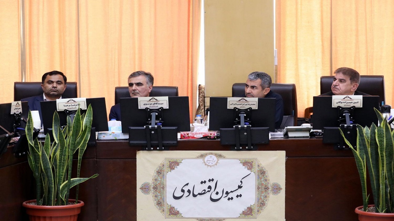 استماع گزارش رئیس بانک مرکزی درباره حذف ارز ترجیحی