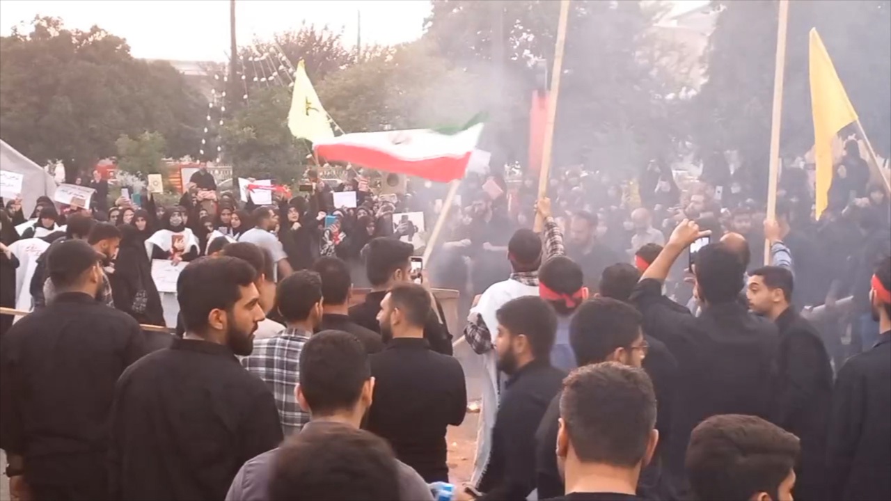 تجمع دانشجویان مازندرانی در محکومیت هتک حرمت قرآن + فیلم