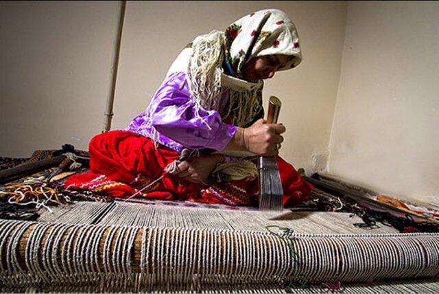 گلیم&zwnj;بافی، هنری که گذر زمان بر ارزش آن می&zwnj;افزاید