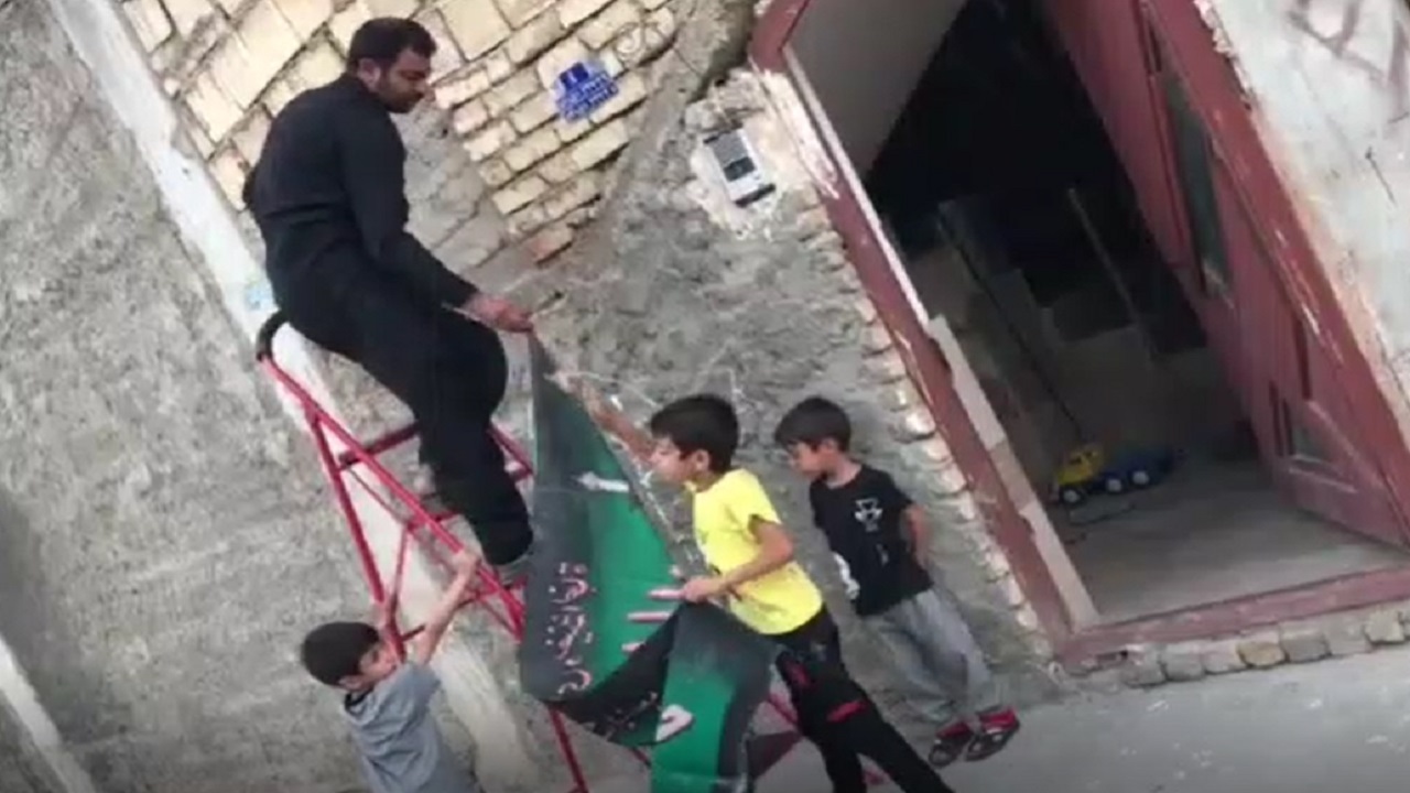 راه اندازی هیئت عزاداری در روستای پساوه تایباد به همت دانش آموزان + فیلم