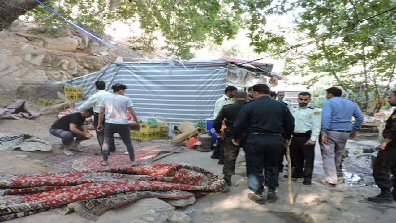 جمع آوری تخت‌ها و سکو‌های غیرمجاز در سراب گیان