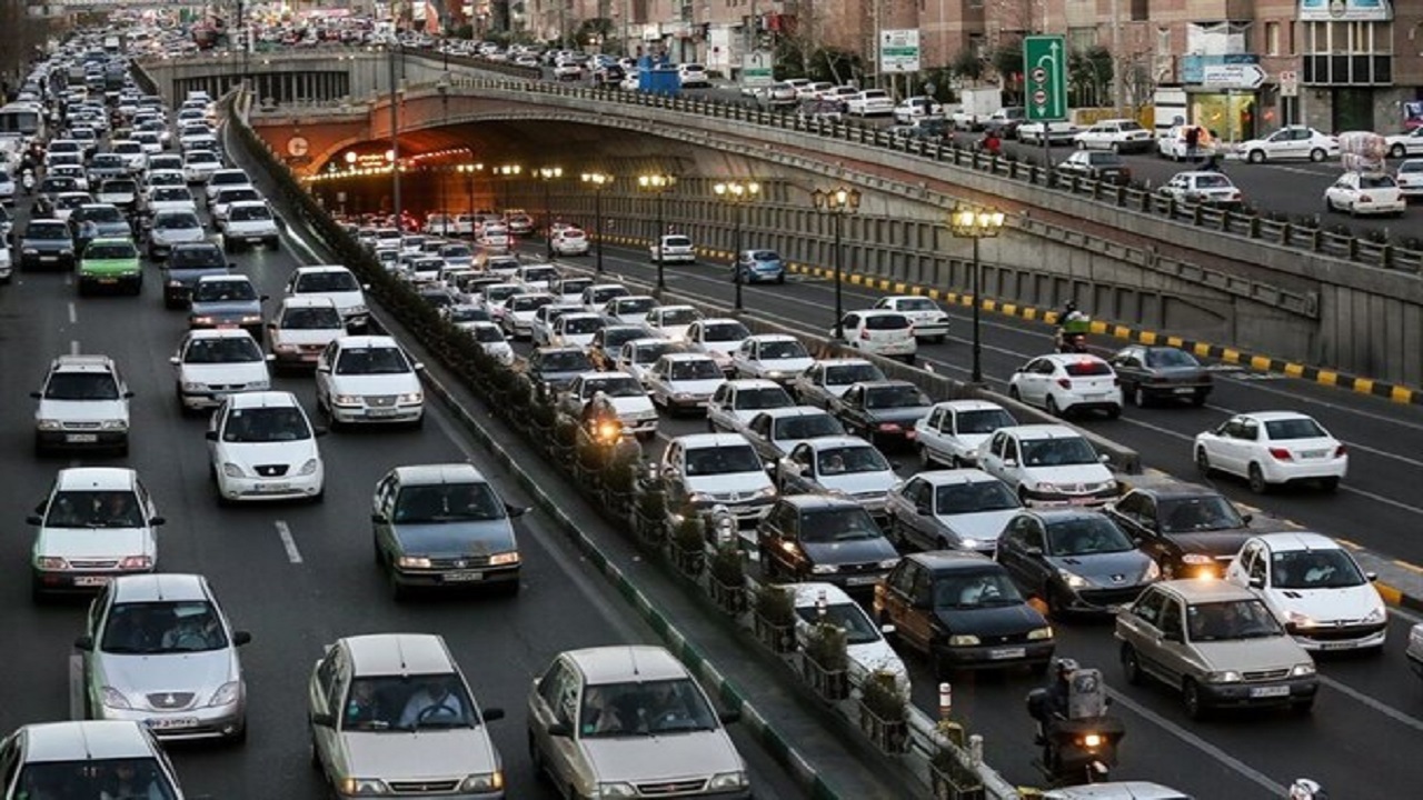 آغاز تردد‌ها در معابر شهر تهران /ترافیک معابر پایتخت در حال شکل گیری است
