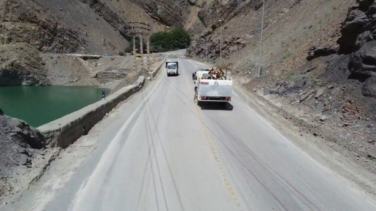 احتمال ریزش سنگ در جاده کرج - چالوس