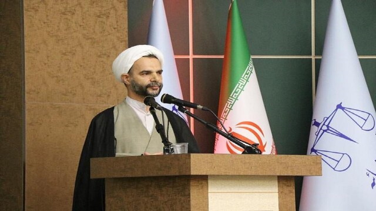 هیچ کارخانه و مرکز تولیدی نباید تعطیل شود