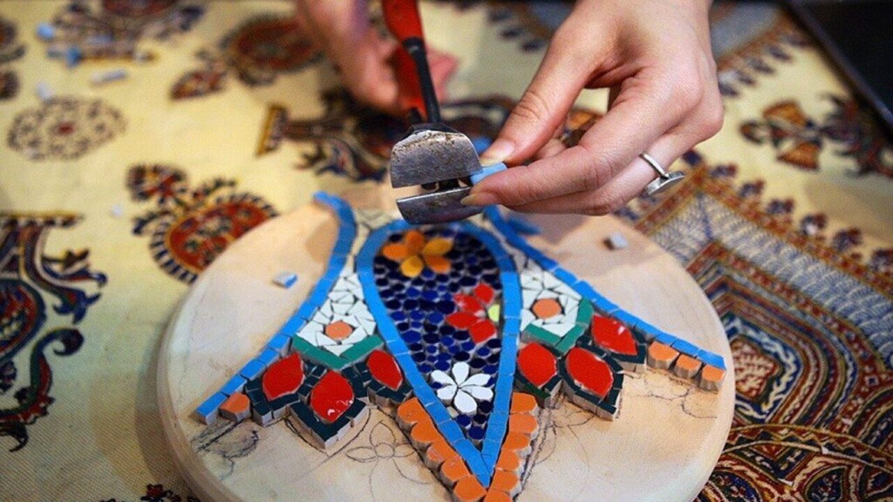 حمایت وزارت علوم از کانونهای فرهنگی دانشگاهها با خریدصنایع دستی