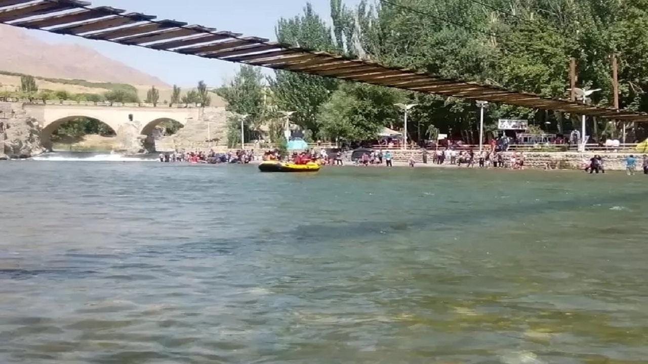 آزادسازی بستر رودخانه زاینده رود از تصرفات غیرمجاز