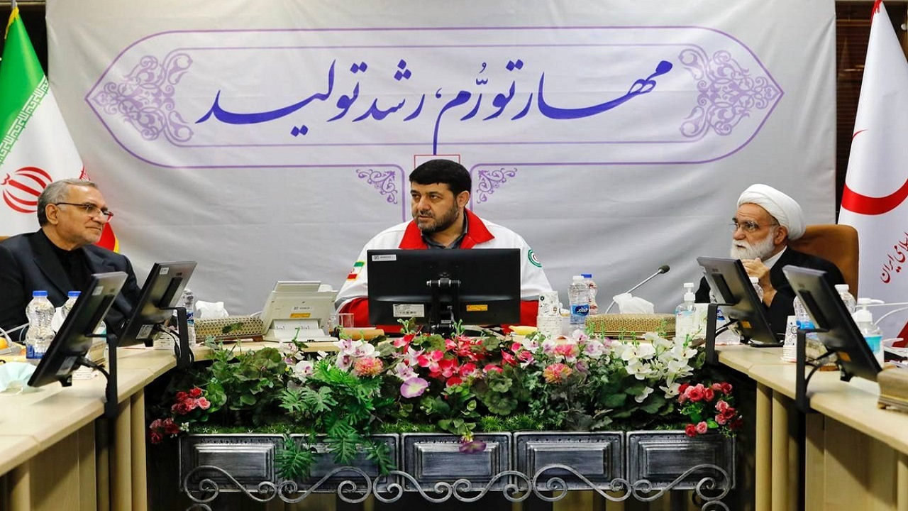 تجهیزات ۲۷۰ موکب مردمی از سوی هلال‌احمر تأمین شد/ انجام عمل جراحی کادر درمان ایرانی در بیمارستان‌های عراق