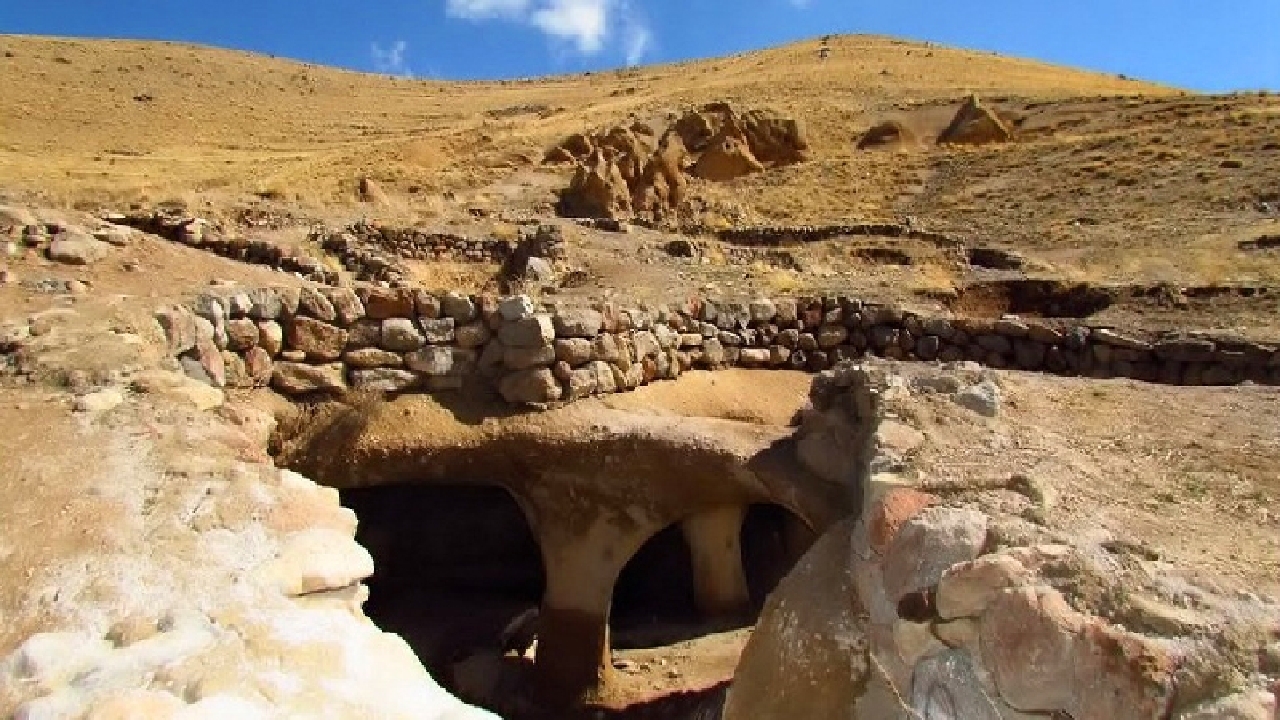 روستایی چند هزار ساله در کرمان + فیلم