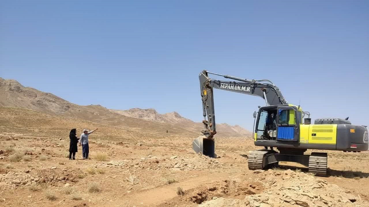اتمام عملیات گودبرداری در ۳۰ هکتار از اراضی شیب دار بن
