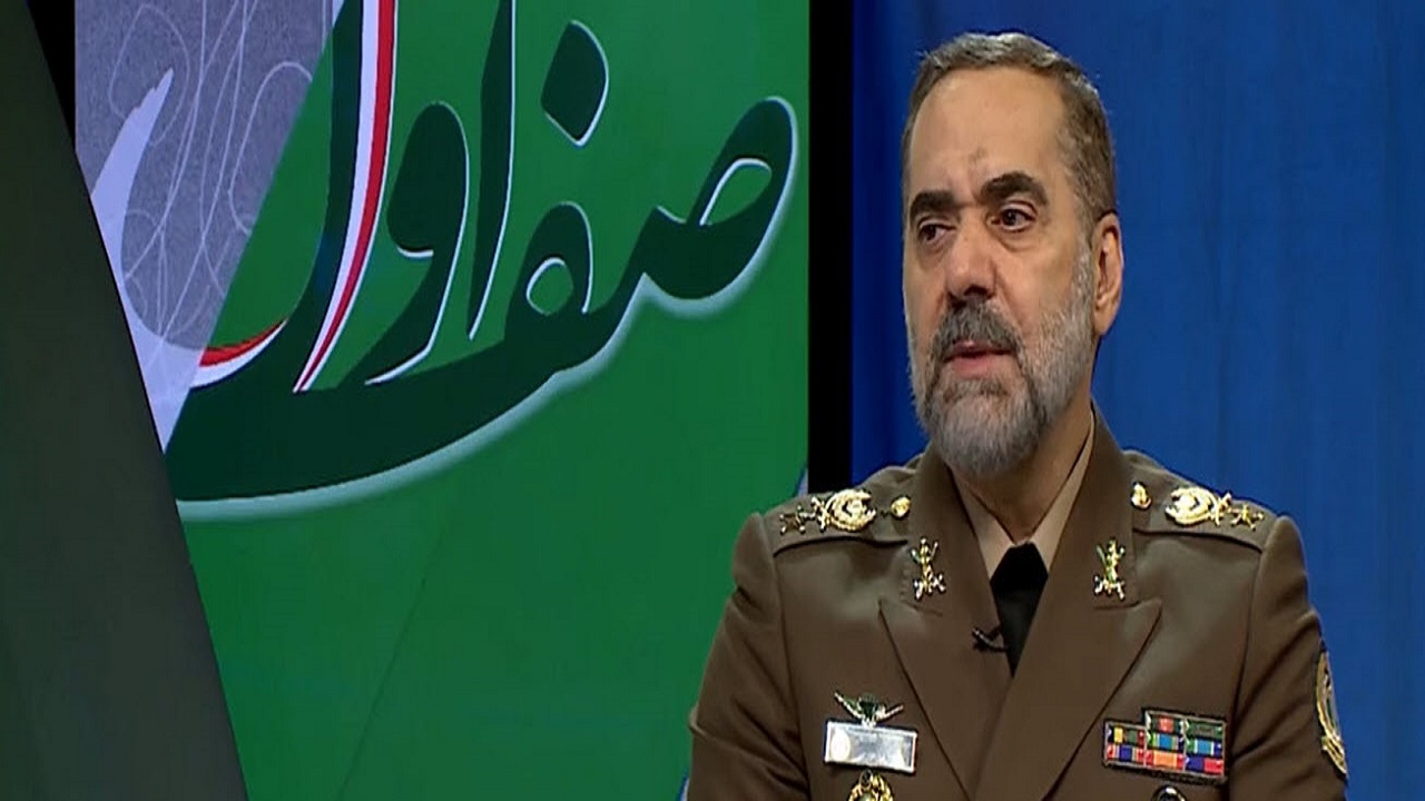 وزیر دفاع: پهپاد مهاجر ۱۰ می‌تواند ۲۴ ساعته پرواز کند