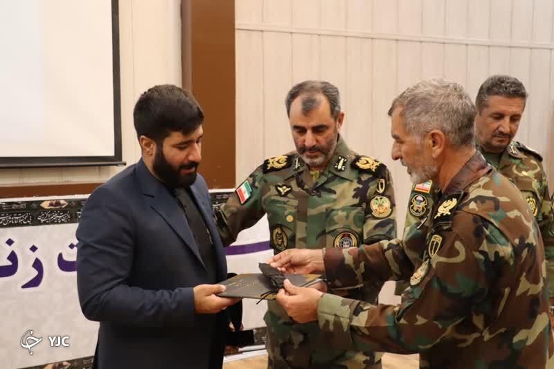قهرمان مدافع حرم شاهچراغ (ع) تکاور افتخاری شد