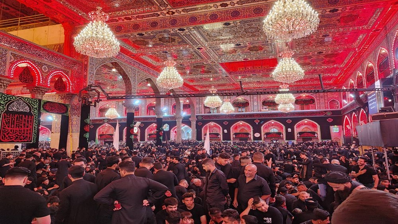 شور عزاداران حسینی در حرم اباعبدالله الحسین (ع) + فیلم