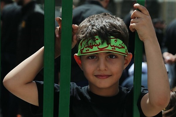 عمری خاک هیئت خورده و پیر غلام عزای اباعبدالله شده اند
