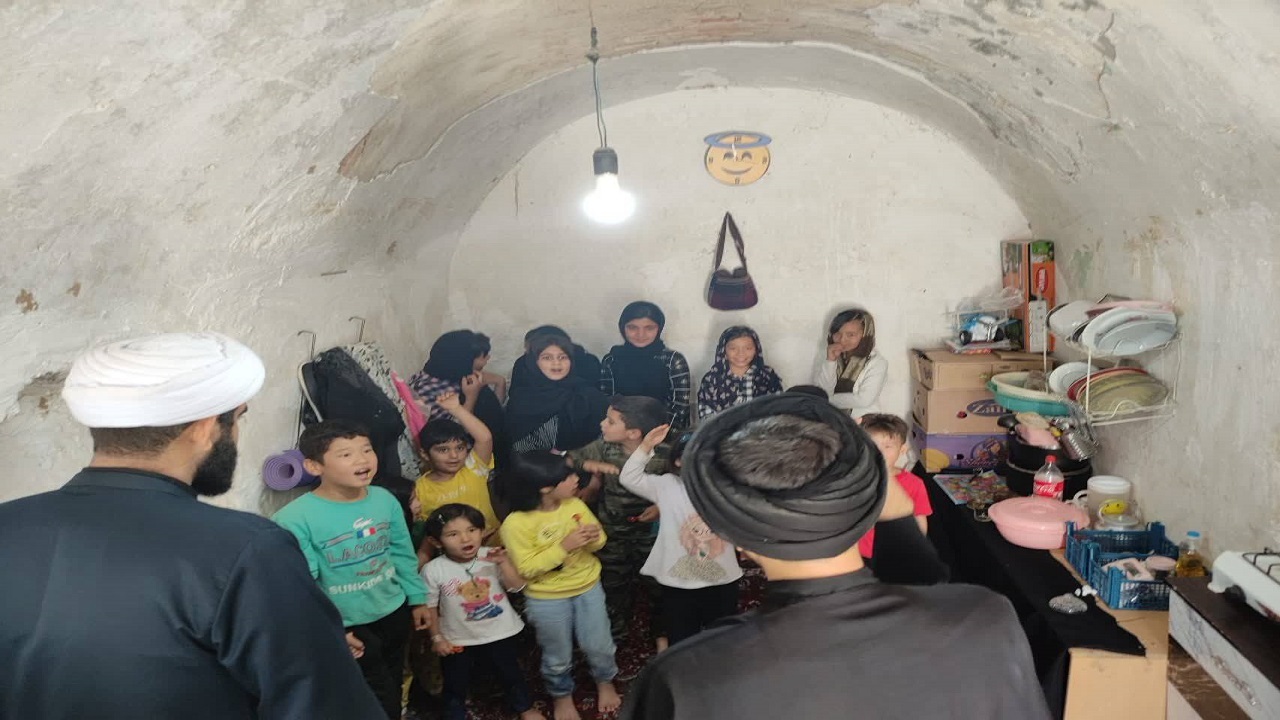 حضور طلاب جهادی در مناطق حاشیه نشین تهران همزمان با ایام محرم + تصاویر