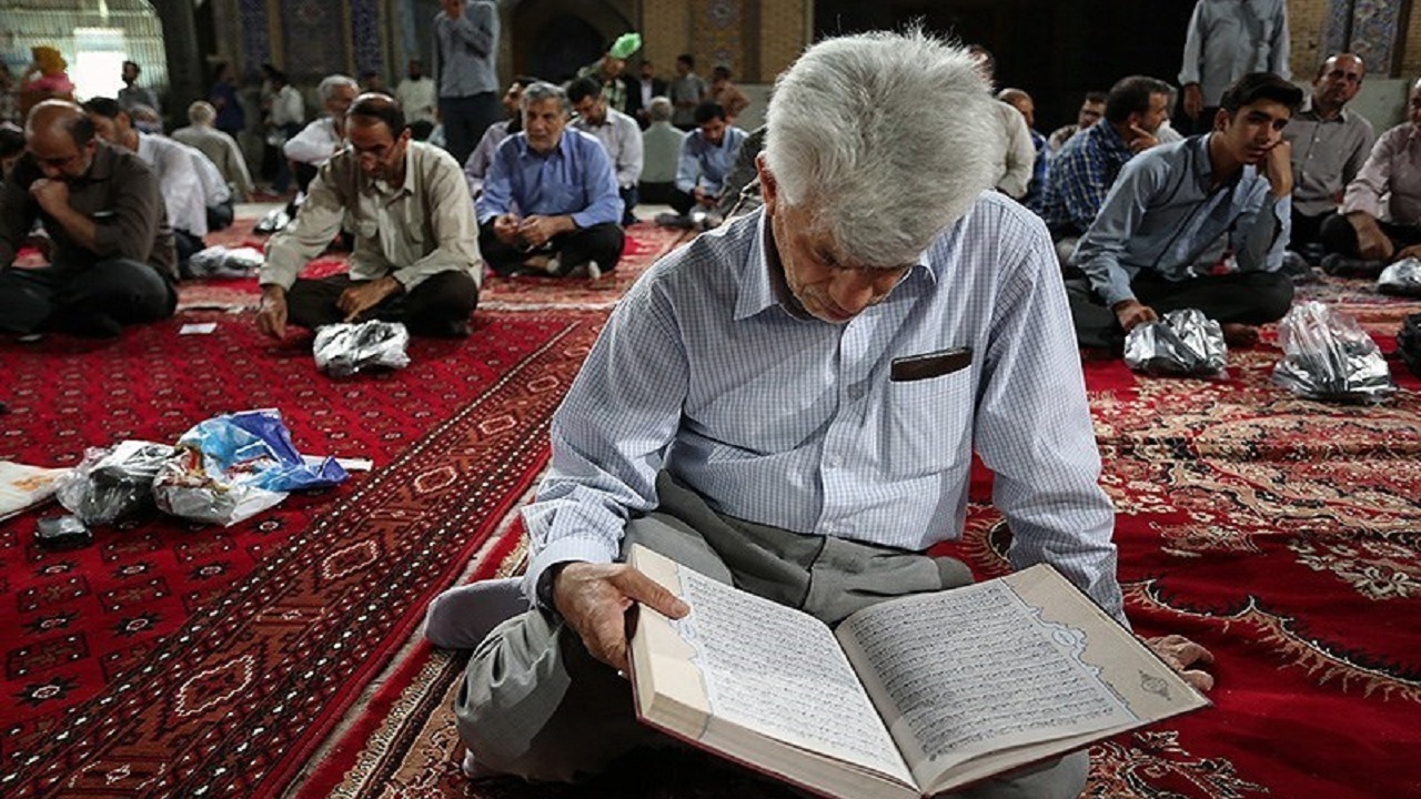 برپایی ۳۰۰ محفل قرآنی در شب عاشورا در مساجد استان اردبیل