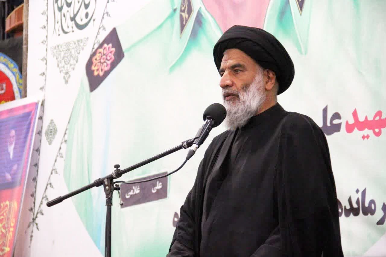 پلیس در خط مقدم مبارزه با اشرار، اراذل و اوباش است