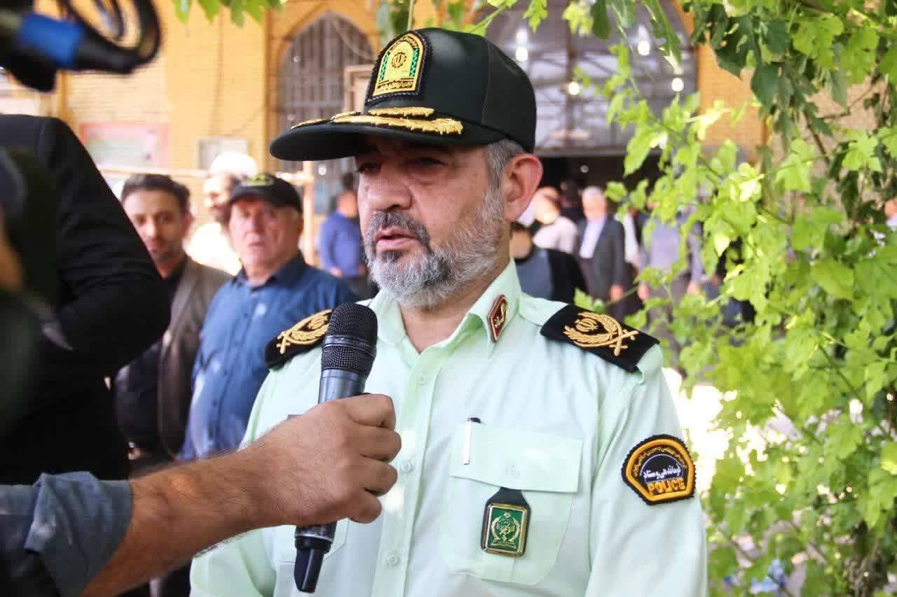 پلیس با کسانی که بخواهند از قانون عبور کنند با همان قانون برخورد خواهد کرد