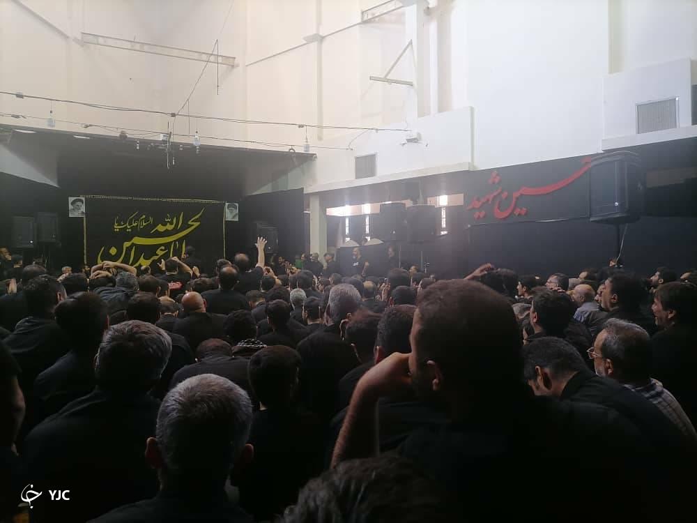 روایتی از شور عزاداری امام حسین (ع&zwnj;) در حسینیه سیدالشهدای شیراز + فیلم