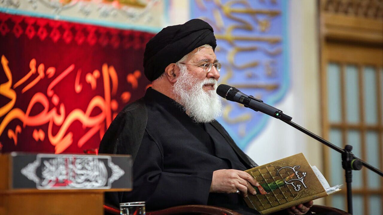 آیین مقتل‌خوانی واقعه عاشورا در حرم مطهر رضوی برگزار شد
